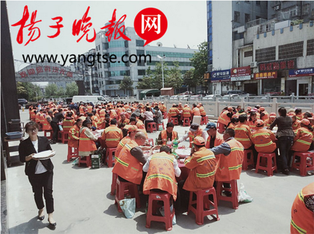 MK游戏官方网站（中国）MK有限公司官网设“观光海鲜宴席 致敬环卫工人” 引媒体争相报道